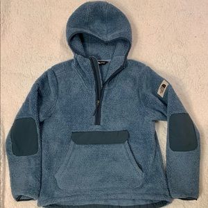 North Face Women’s Campshire pullover hoodie (med)